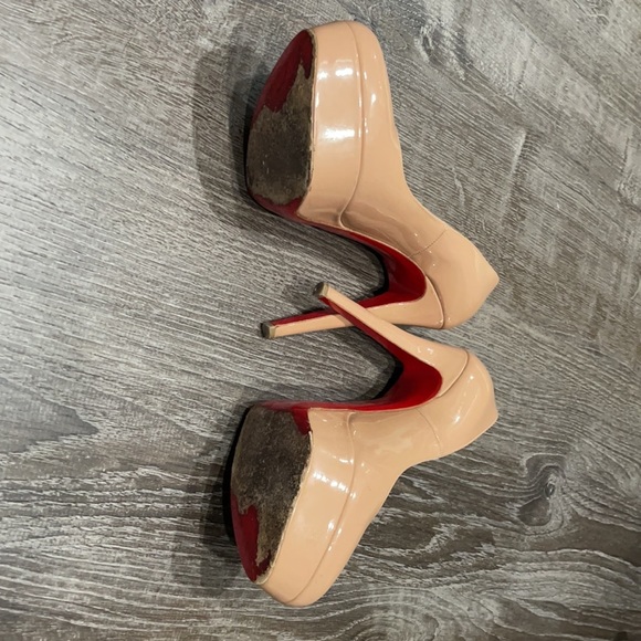 Christian Louboutin Bianca 3 to 4 1/4 High Heels for Women  Christian Louboutin Bianca Nude Pumps Sz 37